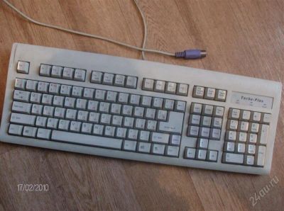 Лот: 801183. Фото: 1. Клавиатура с DIN разъемом. Клавиатуры и мыши