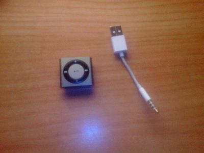 Лот: 5147290. Фото: 1. Apple ipod shuffel 2 gb. Плееры