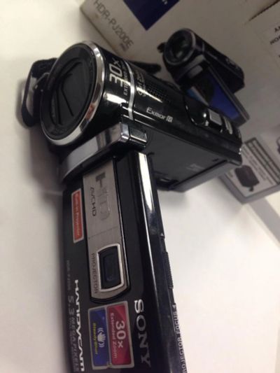 Лот: 7519559. Фото: 1. Видеокамера Sony HDR-PJ200E. Видеокамеры