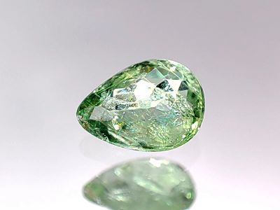 Лот: 20980140. Фото: 1. 0.73 ct. Зелёный Турмалин груша... Драгоценные и поделочные камни