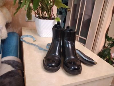 Лот: 17402734. Фото: 1. Класснючие лаковые полусапожки... Ботинки