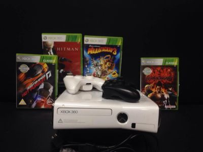 Лот: 5791978. Фото: 1. xbox 360 250Gb + 4 игры + 2 джостика. Игровые приставки, консоли