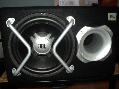 Лот: 4807539. Фото: 1. Сабвуфер Jbl gt5-1204br+усил Soundstream... Сабвуферы