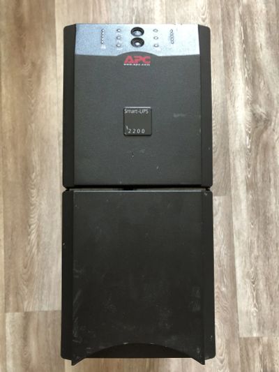 Лот: 25745585. Фото: 1. ИБП APC Smart-UPS SUA2200i (без... ИБП, аккумуляторы для ИБП