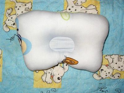 Лот: 897828. Фото: 1. подушка (анатомическая) для новорожденного. Постельные принадлежности