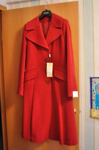 Лот: 3463479. Фото: 1. Продам новое малиновое пальто. Верхняя одежда