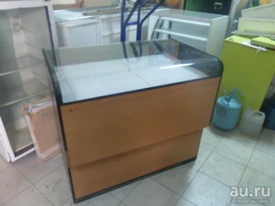 Лот: 8962059. Фото: 1. Витрина с выдвижной полкой. Торговое