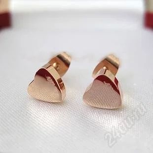 Лот: 2387707. Фото: 1. Серьги гвоздики Cartier+ упаковка... Серьги, каффы