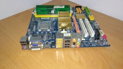 Лот: 17648615. Фото: 1. Материнская плата Gigabyte GA-EG45M-DS2H. Материнские платы