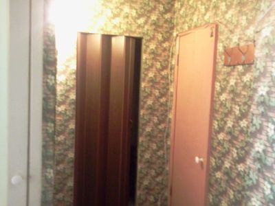 Лот: 7798008. Фото: 1. сдам 1 ком. квартиру октябрьский... Квартиры, студии