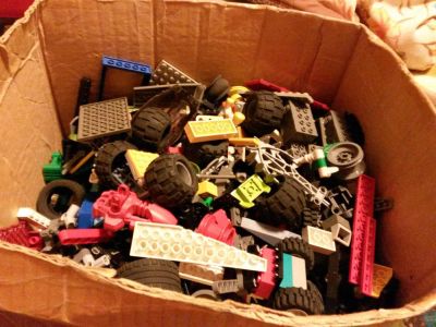 Лот: 3807614. Фото: 1. Большая коробка с LEGO. Конструкторы