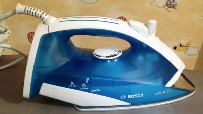 Лот: 9425679. Фото: 1. Утюг BOSCH Sensixx B2 б/у. Утюги, парогенераторы, отпариватели
