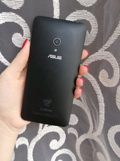 Лот: 12729641. Фото: 1. Телефон ASUS Zenfone 5. Кнопочные мобильные телефоны