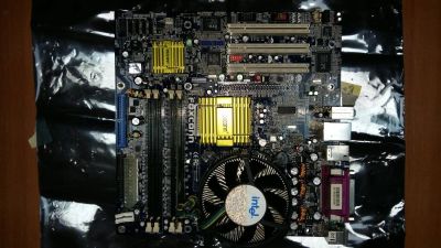Лот: 8232029. Фото: 1. Платы материнские Foxconn 915... Материнские платы