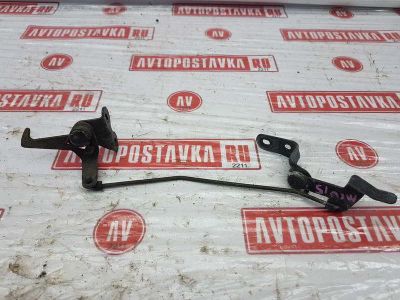 Лот: 20902334. Фото: 1. Замок капота Toyota Harrier MCU15W... Двигатель и элементы двигателя
