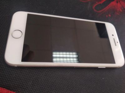 Лот: 14728886. Фото: 1. iPhone 8 64gb White. Смартфоны