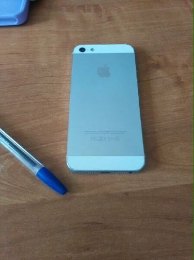Лот: 7285360. Фото: 1. Iphone 5.16 белый. Смартфоны