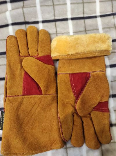 Лот: 19640913. Фото: 1. Перчатки утепленные спилковые. Перчатки, варежки, митенки