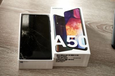 Лот: 18771050. Фото: 1. Samsung Galaxy A50 SM-A505FN/DS. Смартфоны
