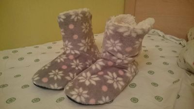 Лот: 6358869. Фото: 1. Тапочки тёпленькие и красивые... Домашняя обувь