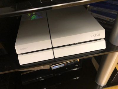 Лот: 11630644. Фото: 1. Игровая консоль Playstation 4... Игровые приставки, консоли