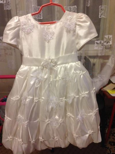 Лот: 6592313. Фото: 1. Белое платье 116-122 см. Платья, сарафаны