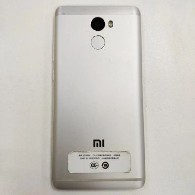 Лот: 14207407. Фото: 1. Xiaomi Redmi 4 16Gb Silver/White... Смартфоны