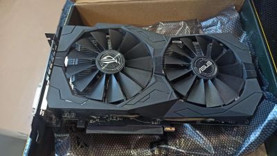 Лот: 19908935. Фото: 1. Видеокарта ASUS ROG RX 570 4Gb. Видеокарты