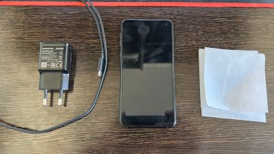 Лот: 20209609. Фото: 1. Samsung S10e 6/128 Gb. Смартфоны