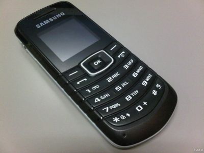 Лот: 12992861. Фото: 1. Сотовый телефон Samsung E1080i. Кнопочные мобильные телефоны