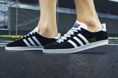 Лот: 8568442. Фото: 1. Кроссовки Adidas Gazelle [черные... Кеды, кроссовки, слипоны