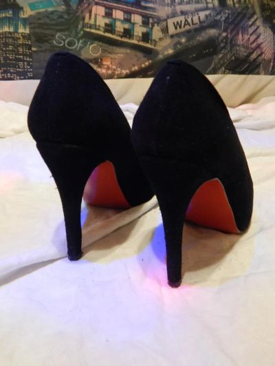 Лот: 5146346. Фото: 1. туфли-Лабутены (Louboutin), замша... Туфли