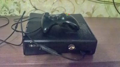 Лот: 5032504. Фото: 1. Xbox 360 Slim + 250GB + HDMI... Игровые приставки, консоли