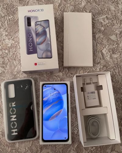 Лот: 18620453. Фото: 1. Honor 30 8/128 гб чёрный на гарантии. Смартфоны
