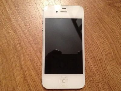 Лот: 10775083. Фото: 1. Продам IPhone 4s 32GB. Смартфоны