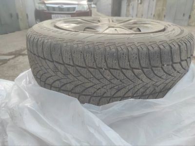 Лот: 20266767. Фото: 1. Колеса на зиму Goodyear Ultragrip... Шины на дисках