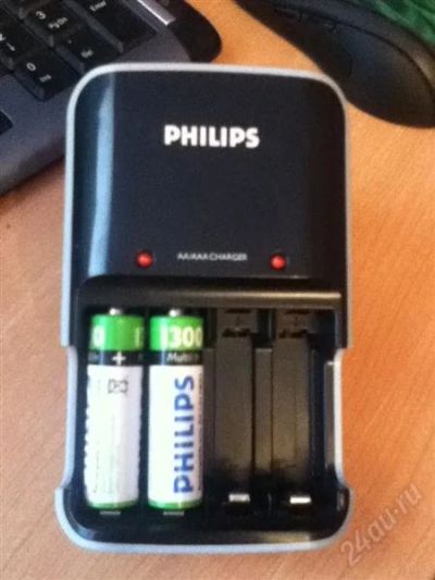 Лот: 1643750. Фото: 1. Зарядное устройство Philips для... Зарядные устройства, блоки питания, адаптеры сетевые для смартфонов