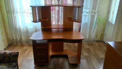 Лот: 4633830. Фото: 1. Компьютерный стол. Компьютерные и письменные столы