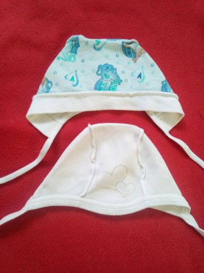 Лот: 6510615. Фото: 1. Трикотажные чепчики. Головные уборы