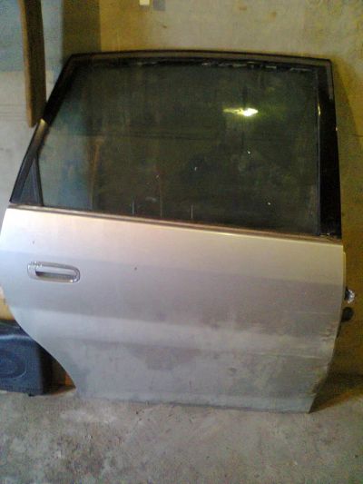 Лот: 4856928. Фото: 1. Правая задняя дверь Toyota Nadia... Кузов