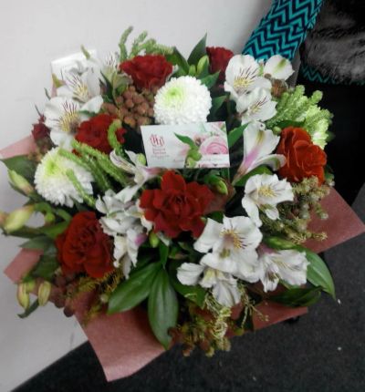Лот: 7032117. Фото: 1. Сборный букет. Цветы на Щорса... Свежие цветы