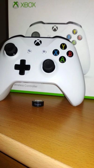 Лот: 10822201. Фото: 1. Беспроводной геймпад Xbox One... Аксессуары для игровых приставок, консолей, геймпады