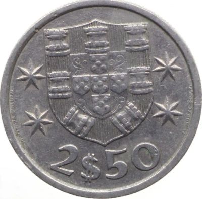 Лот: 25361588. Фото: 1. 2,5 эскудо 1984 год. Португалия... Европа