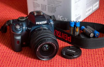 Лот: 6942811. Фото: 1. зеркальная камера Pentax K-x. Цифровые зеркальные