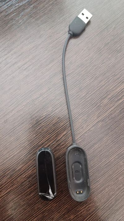 Лот: 20757505. Фото: 1. Xiaomi mi band 4. Смарт-часы, фитнес-браслеты, аксессуары
