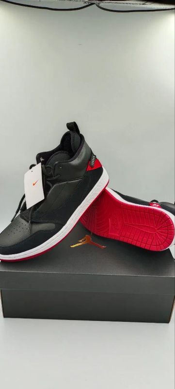 Лот: 20722026. Фото: 1. NIKE Jordan Fadeaway 191885817262... Кеды, кроссовки, слипоны