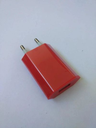Лот: 11877004. Фото: 1. Сетевое зарядное устройство USB... Зарядные устройства, блоки питания, адаптеры сетевые для смартфонов