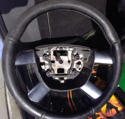 Лот: 7064966. Фото: 1. Кожаный руль Ford Focus 2. Салон