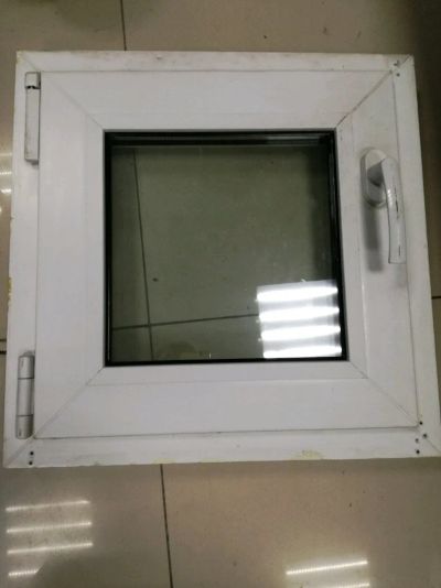 Лот: 11436356. Фото: 1. Пластиковое окно 500мм*500мм. Окна, балконы