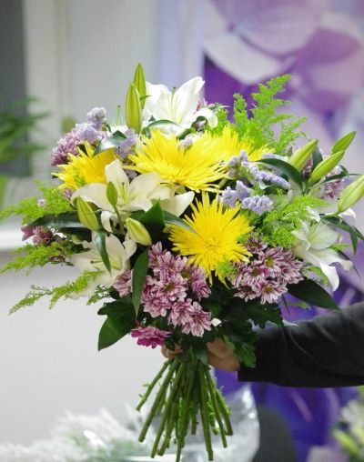 Лот: 7032663. Фото: 1. Сборный букет. Цветы на Щорса... Свежие цветы